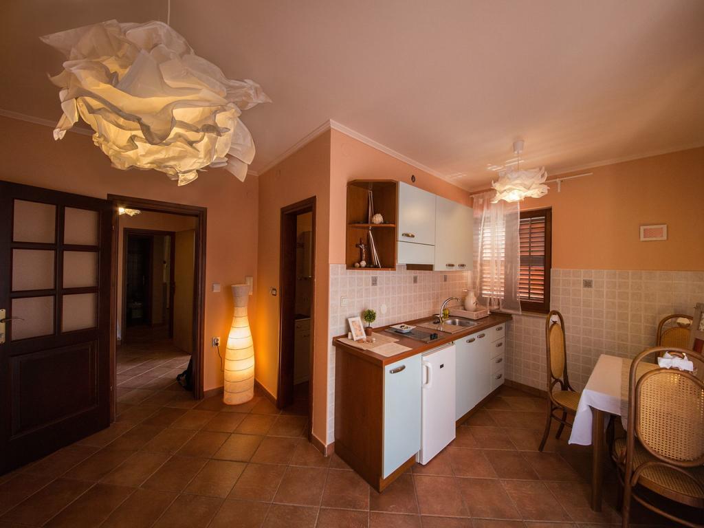 Apartment Duketis Ровин Екстериор снимка